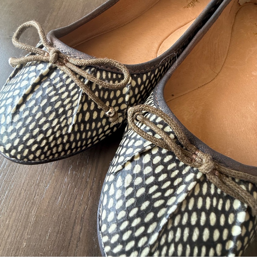 Seychelles Leather Ballet Flats 8.5 Neutral Snake Print Bow Toe - Picture 5 of 5